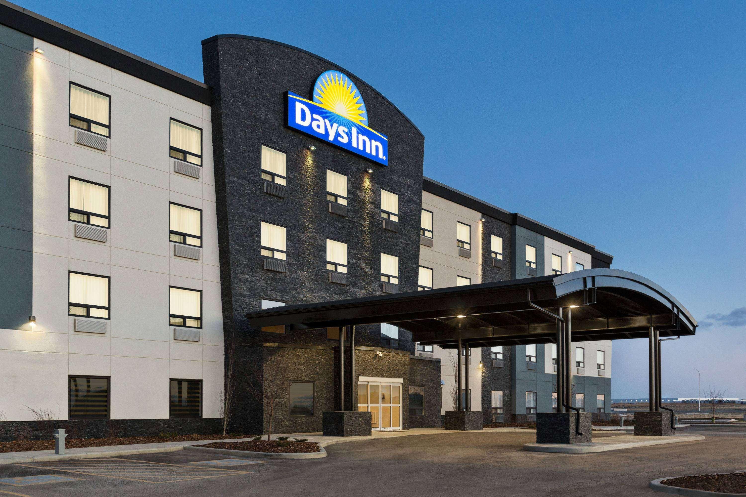 Days Inn By Wyndham Calgary North Balzac Exterior foto