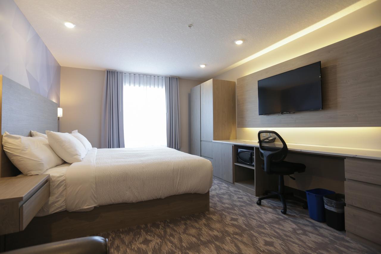 Days Inn By Wyndham Calgary North Balzac Exterior foto